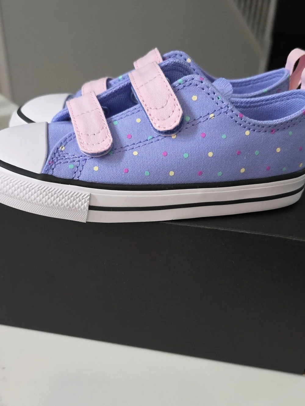 NEW Converse Chuck Taylor All Star Polka Dot Low Top Sneakers- 10
